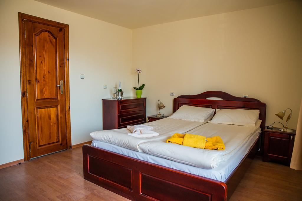 בנסקו Pri Ani Guest House חדר תמונה